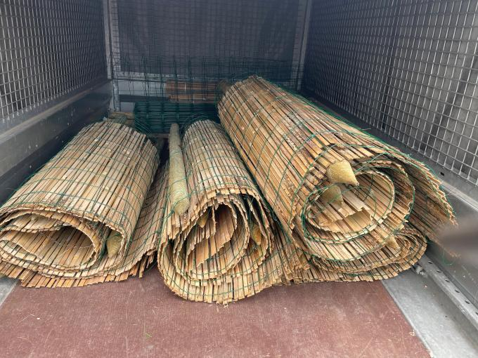 Rouleaux de canisses ©F. Delalande